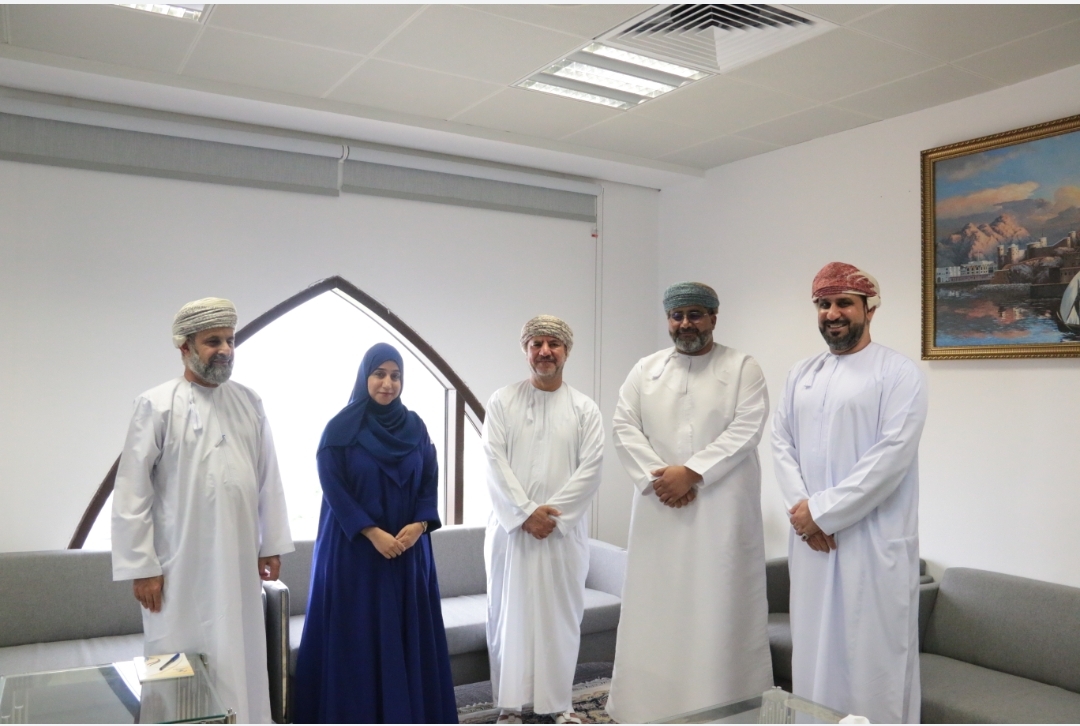 The Chairman of the Committee Honors Employees Who Completed a Sign Language Program